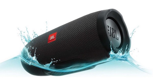 Chức năng chống nước của loa JBL được đánh giá như thế nào và có những giới hạn gì khi sử dụng?