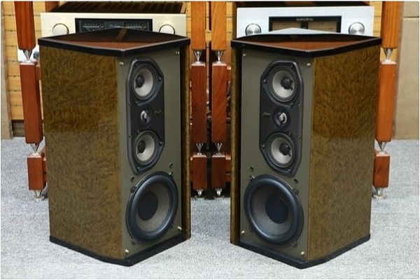 Loa Bose 464 WestBorough thiết kế