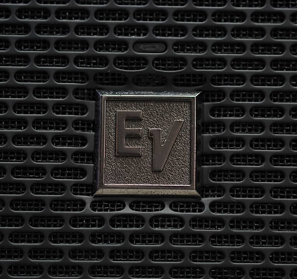 ứng dụng Loa cột Electro Voice Evolve 30m