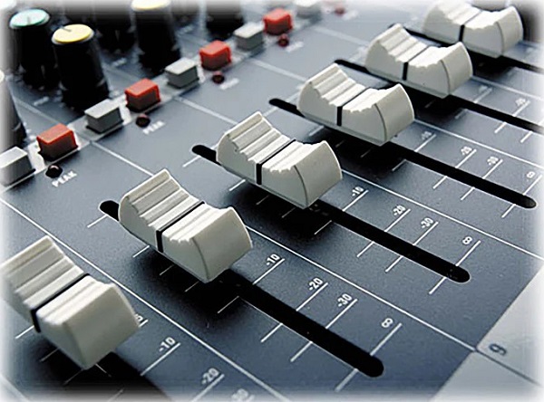 Chất lượng âm thanh Mixer Soundcraft EPM12