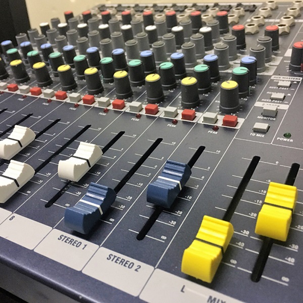 Tính Linh Hoạt Của Mixer Soundcraft EPM12