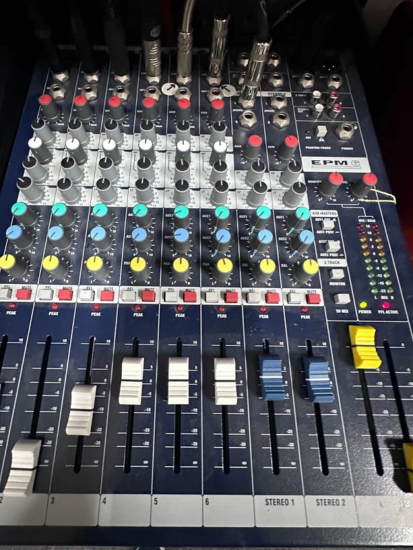 Đánh giá Mixer Soundcraft EPM6