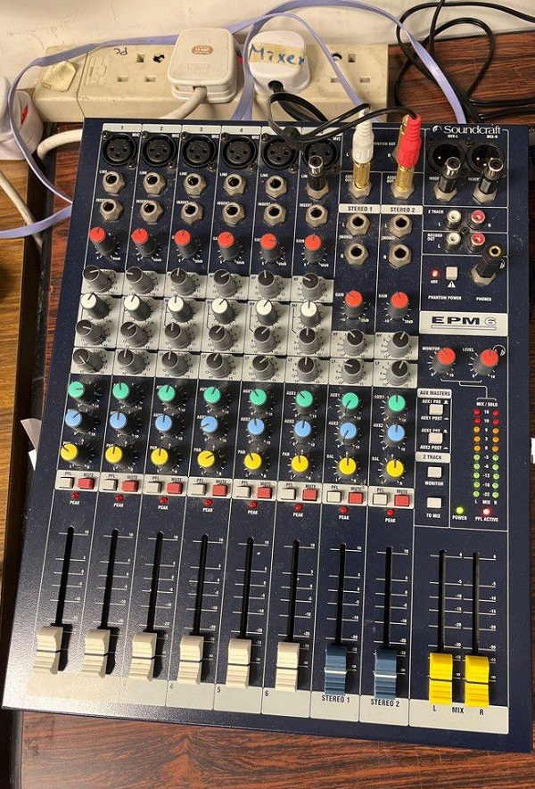 Review Mixer Soundcraft EPM6