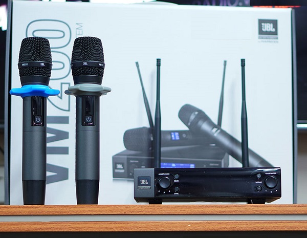 Giá Bán Mới Nhất Micro JBL VM200