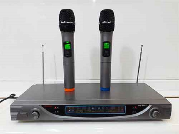 Micro Không Dây Bose Cho Hội Thảo & Sự Kiện