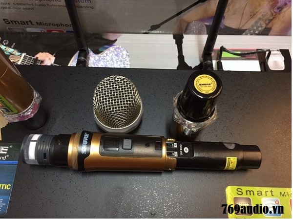 Micro Shure UGX10 Chất Liệu Thiết Kế