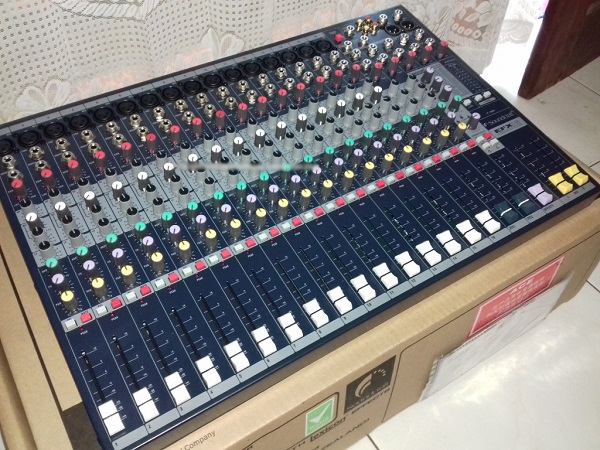 Đánh giá  Mixer Soundcraft EFX16