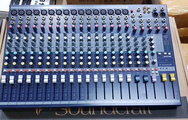 Review  Mixer Soundcraft EFX16