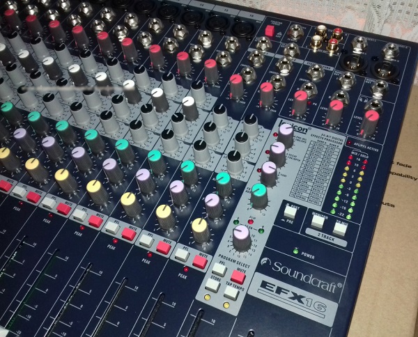 Mua  Mixer Soundcraft EFX16