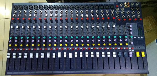 Đánh giá Mixer Soundcraft EFX20