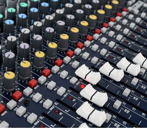 Sử dụng Mixer Soundcraft FX 16 II
