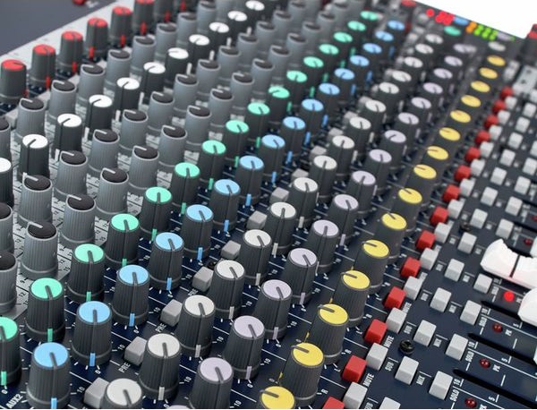Sử dụng chức năng Mixer Soundcraft FX 16 II