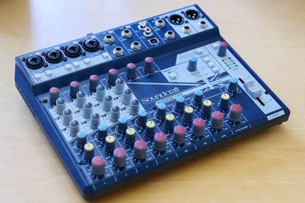 Mixer Soundcraft Notepad 12FX giá rẻ tại TP.HCM