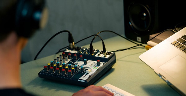 Mixer Soundcraft Notepad 8FX thiết kế