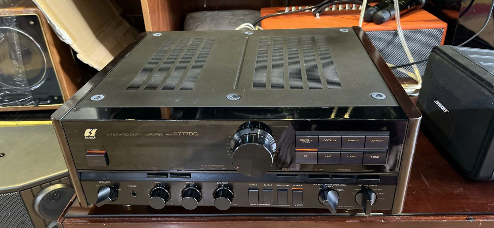So Sánh Ampli 777DG Với Đối Thủ 