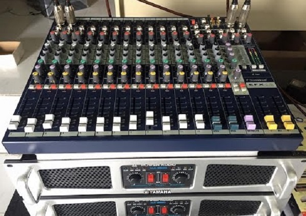 Quyết Định Đầu Tư Bàn Mixer Soundcraft EFX12