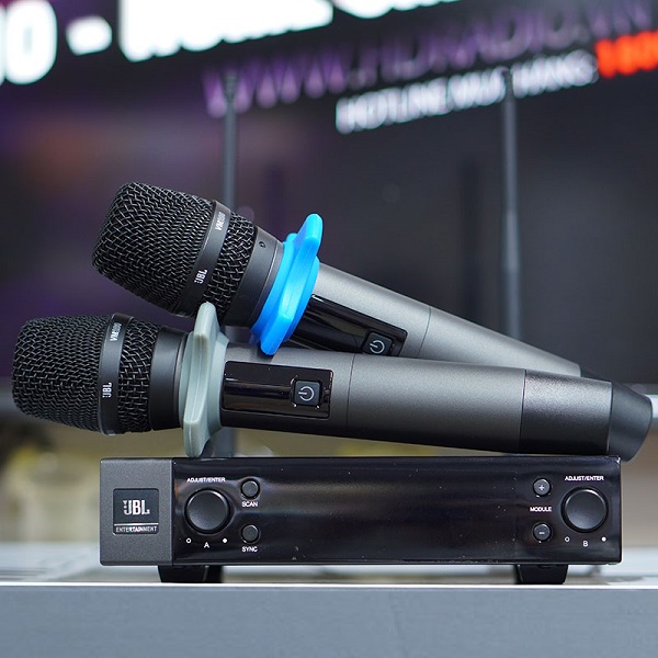 Đánh Giá Micro JBL VM200