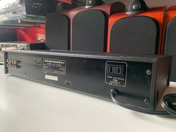 So Sánh EQ515 Với Các Đối Thủ Khác