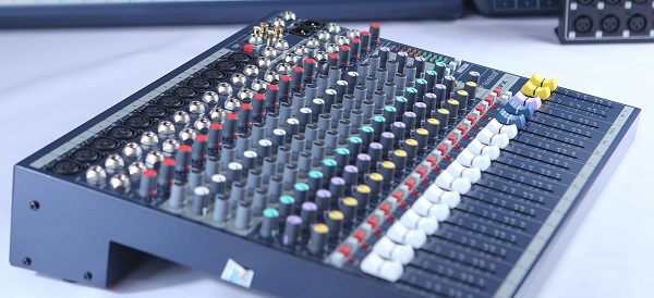 So Sánh Soundcraft EFX12 Chính Hãng So Với Soundcraft EFX12 Hàng China