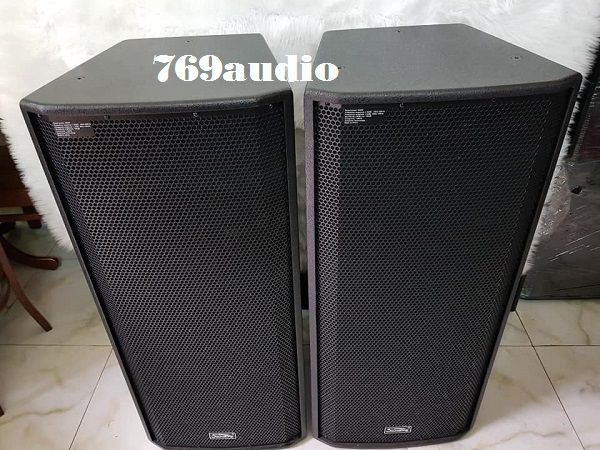 Thân và mặt trên loa Soundking F2215