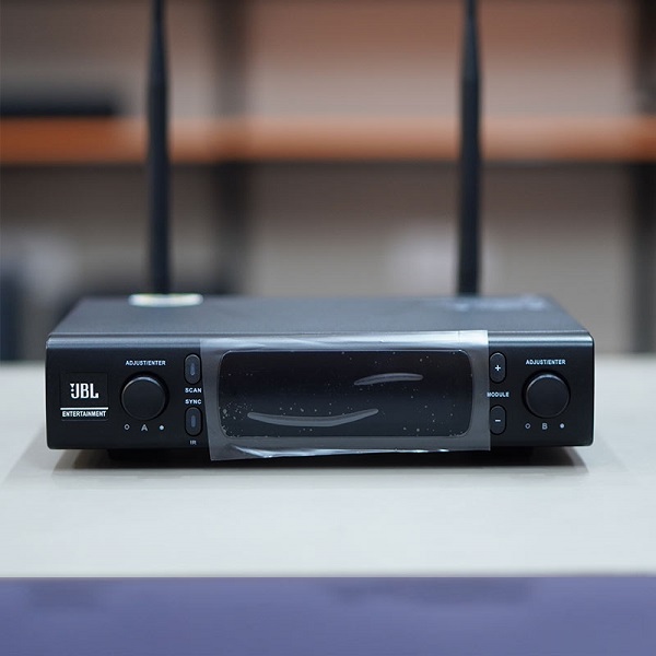 Tính Năng Micro JBL VM300