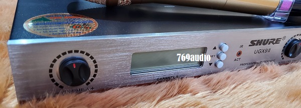 Thông Số Micro Shure UGX9 II
