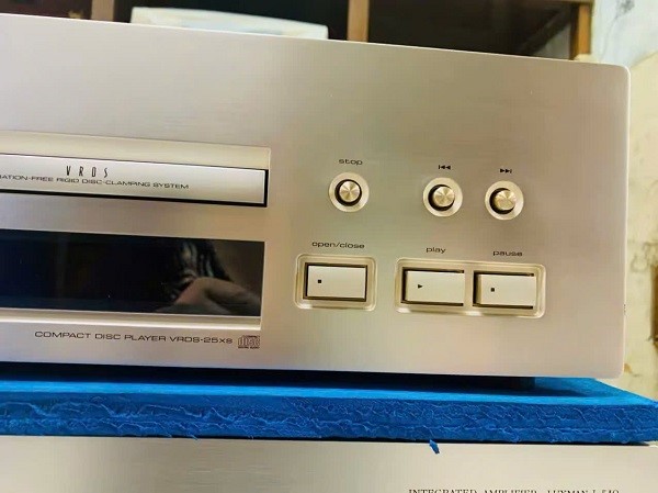 Thông số kỹ thuật Đầu CD Teac VRDS 25XS
