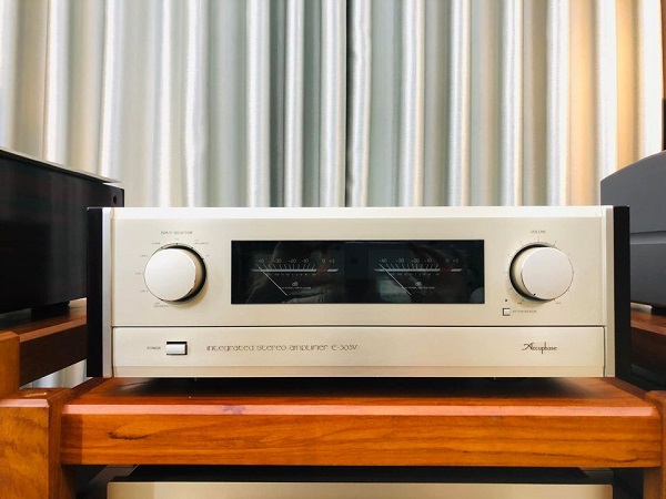 Tổng Quan Về Accuphase E 305V
