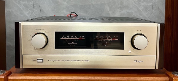 Giá Của Accuphase E-305V