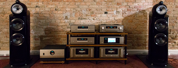 amply accuphase trong không gian phòng khách