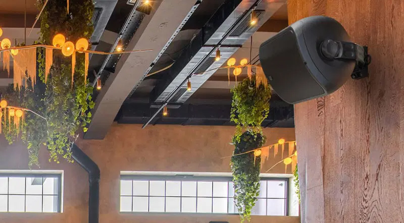 Các Loại Loa Phù Hợp Cho Quán Cafe