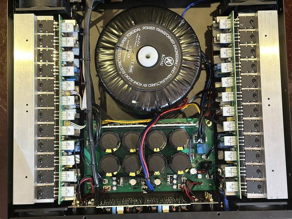 Cấu Tạo Bên Trong Cục Đẩy Công Suât 4 Kênh Komi K4800