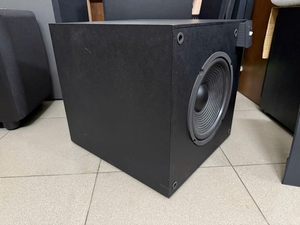 Loa sub JBL PSW D110 hàng bãi Canada