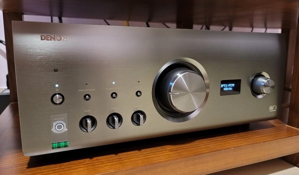 Tính Năng Nổi Bật của Denon PMA-A110: Digital Isolator & Pure Analog Mode