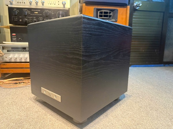 Vì sao Sub JBL PB 10 phù hợp phòng khách Việt?