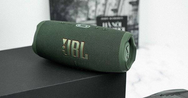 Loa Bluetooth JBL Charge 5 Ứng Dụng Sử Dụng