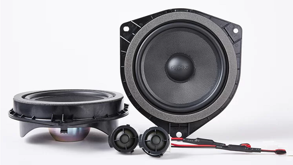 Hệ Thống Loa Cánh Cửa vs Loa Subwoofer – Đâu Là Lựa Chọn Tốt Nhất Cho Ô Tô? 