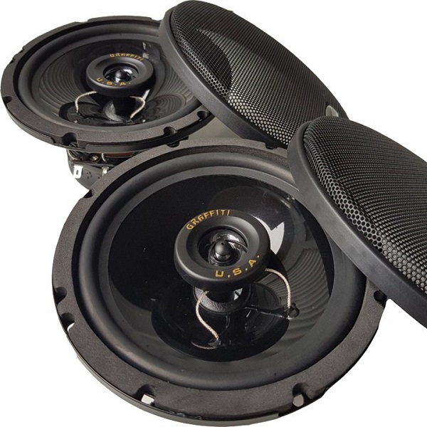 Hệ Thống Loa Cánh Cửa vs Loa Subwoofer – Đâu Là Lựa Chọn Tốt Nhất Cho Ô Tô? 