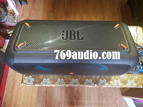 JBL PartyBox 300 hát Karaoke