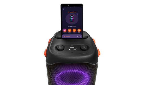 loa jbl partybox 110 Lỗ thông hơi, lỗ phản xạ giúp loa tạo âm trầm vừa ấm vưa loan tỏa
