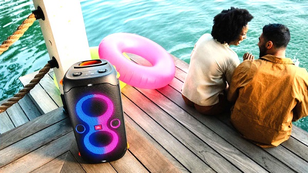 jbl partybox 310 có  Pin sử dụng đến 12h, người dùng có thể sử dụng ngoài trời thoải mái mà không cần lo hết Pin