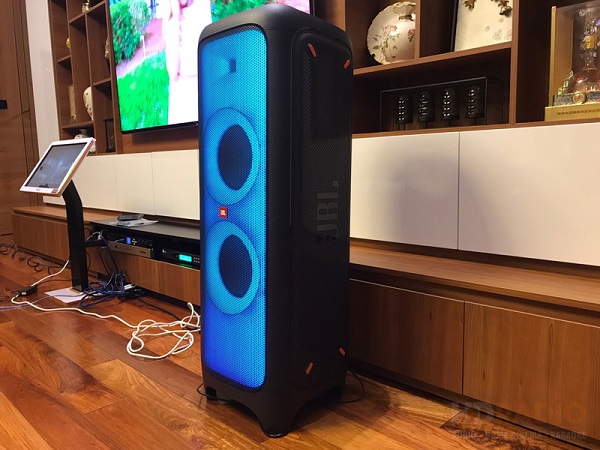 Tại sao loa kéo JBL lại nổi bật hơn các dòng sản phẩm tương tự trên thị trường?