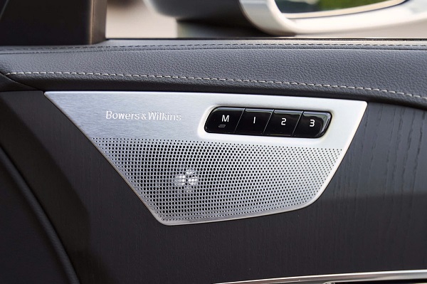 Loa B&W Trên Xe Hơi