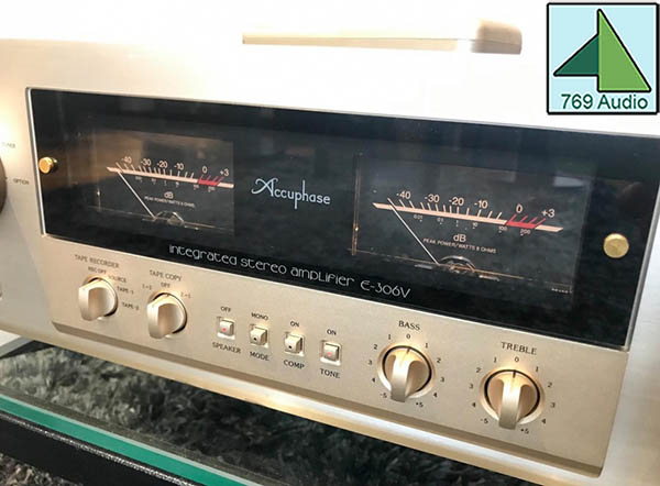 mua amply accuphase E306V